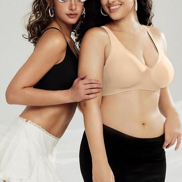 STELLARSEEK Women's Wireless Bra | Gel Push-Up, Seamless Deep V, Invisible Everyday Underwear